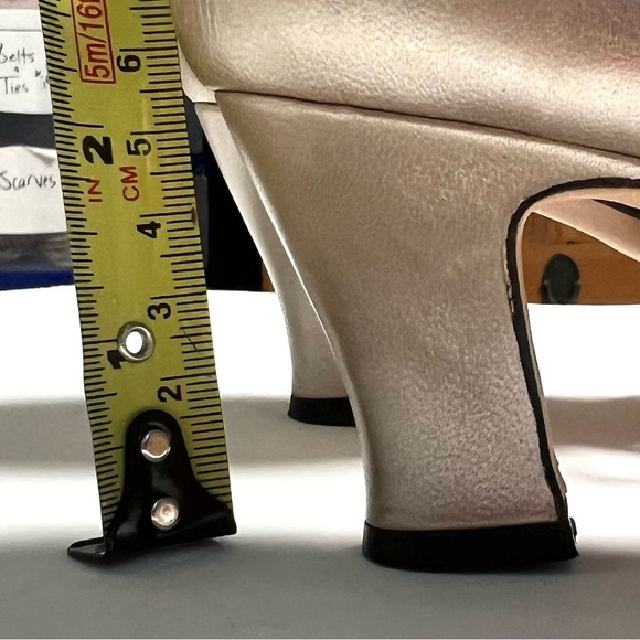 Ingledews Spain Collection Grenada Leather Dress Dance Pumps Pearl Beige sz 8.5 - Picture 15 of 16
